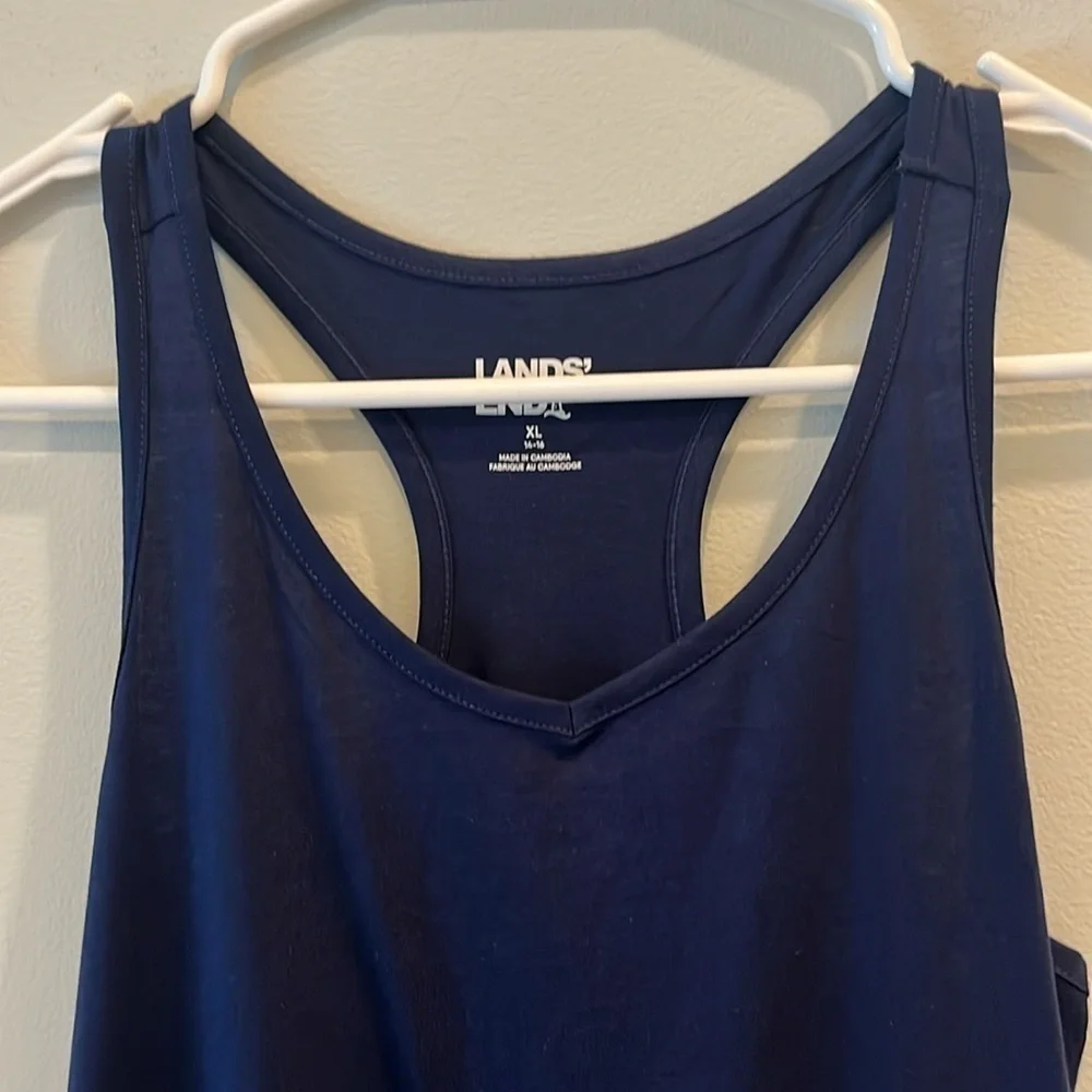 Land’s End girls dress / swim cover up.  Size XL (14-16).  Navy and white.